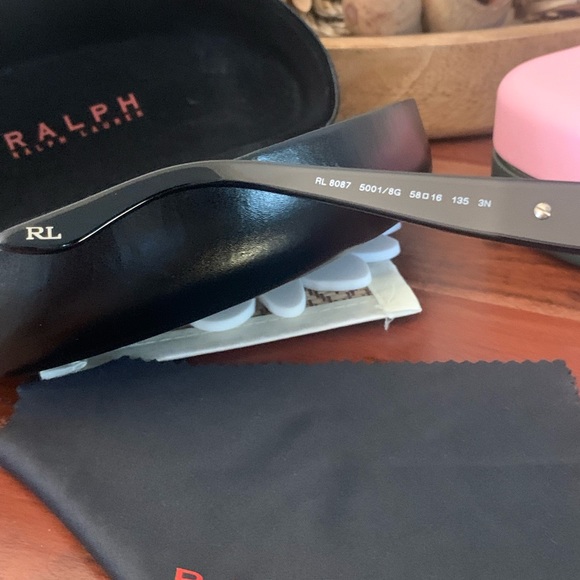 🌸Authentic Ralph Lauren Sunglasses - Picture 5 of 8